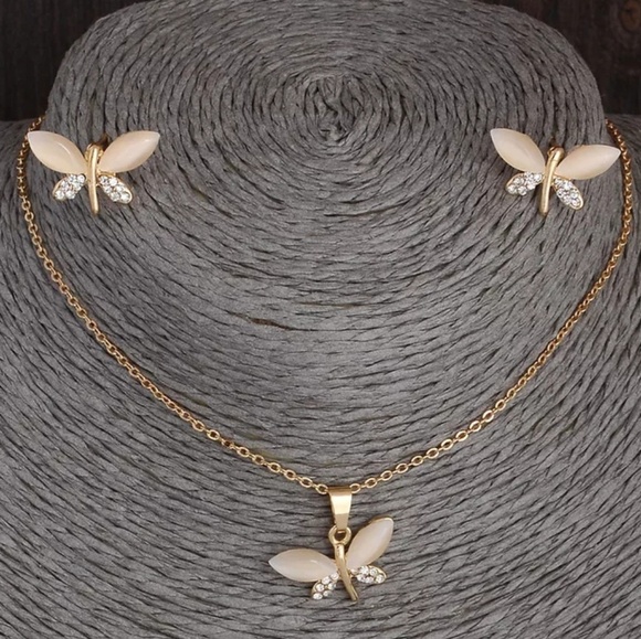 Crystal Butterfly Earrings Necklace Set - Picture 2 of 5